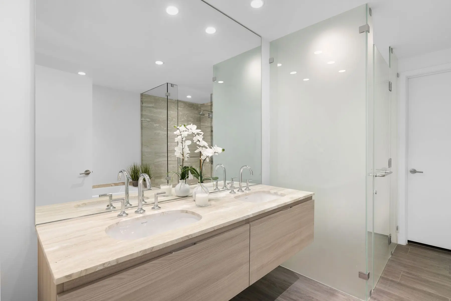 Biscayne Beach Condo Image 4