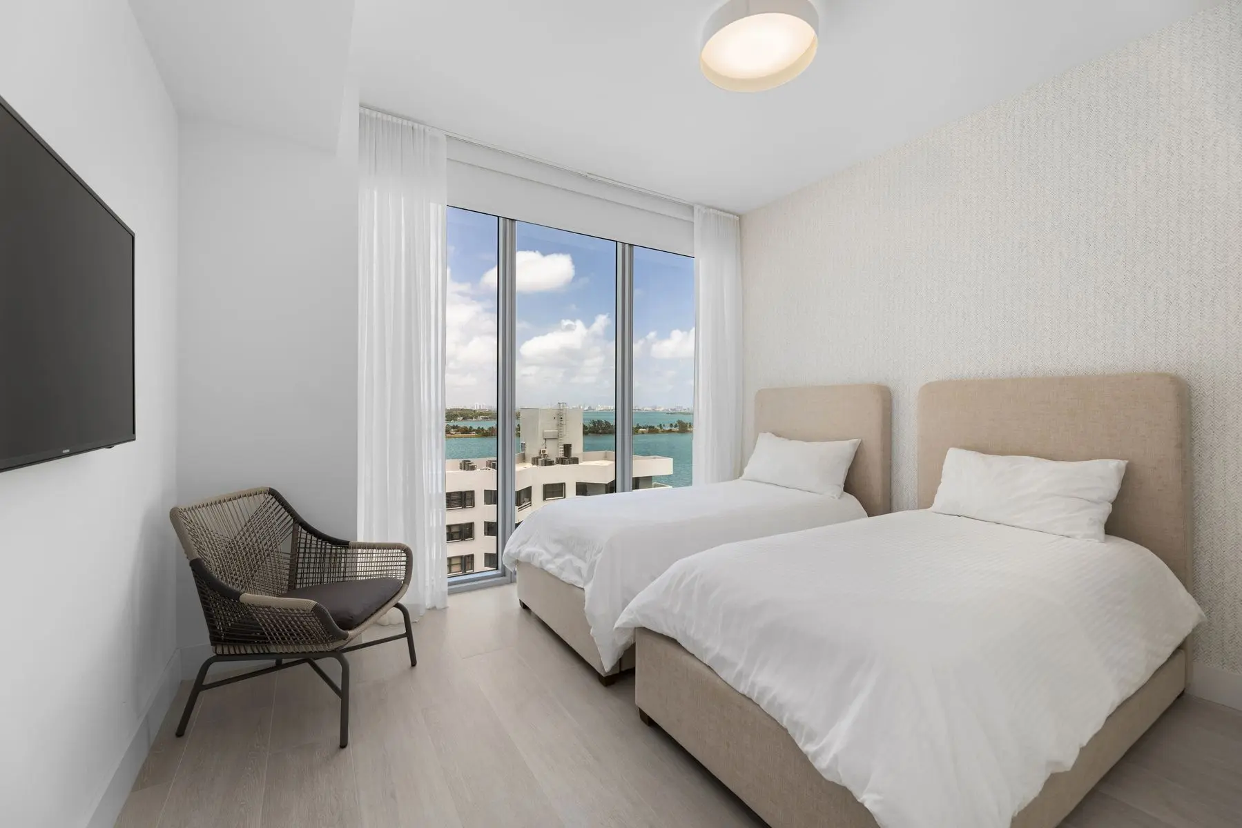 Biscayne Beach Condo Image 8
